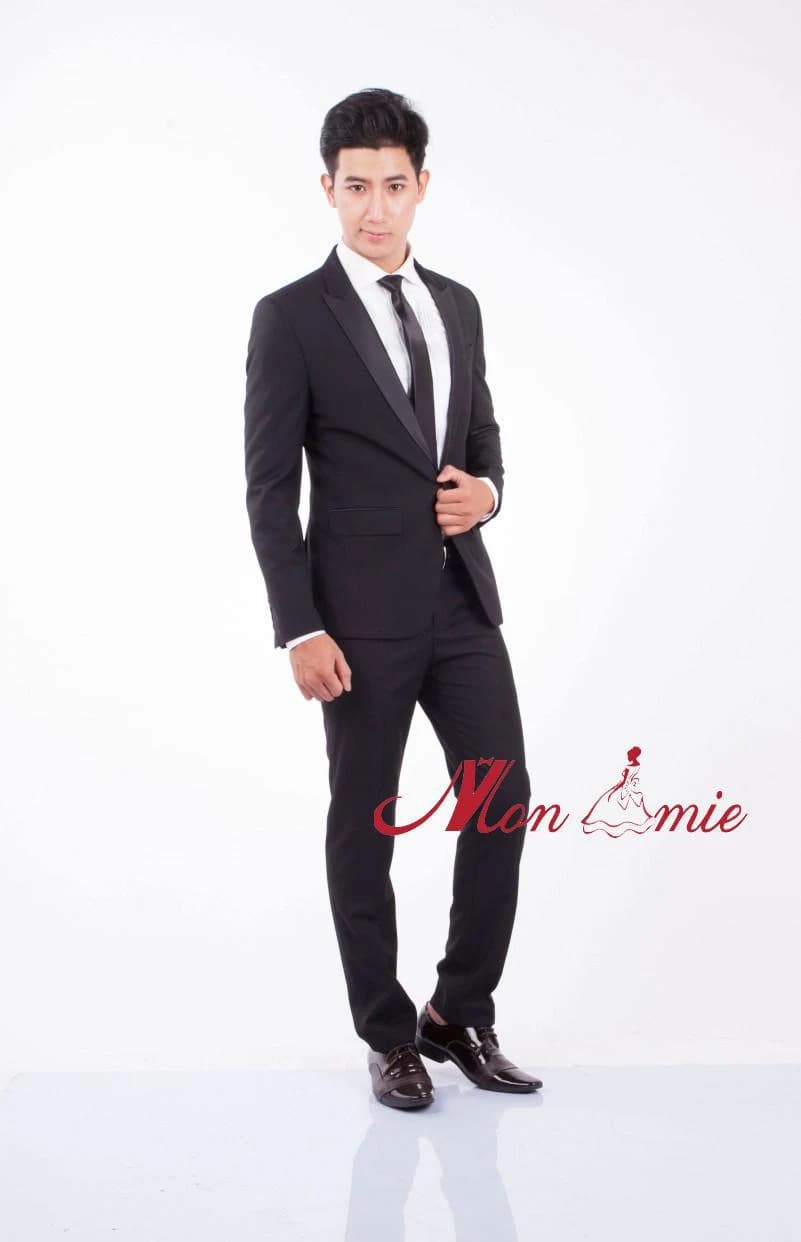 Tuxedo Đen Ve Nhọn Satin — TUX-080