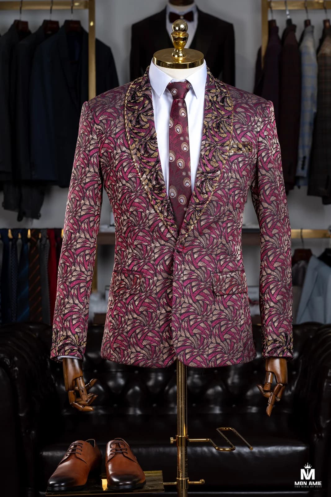 Tuxedo Jacquard Hồng Mận Ve Shawl Đính Cườm Vàng — TUX-127