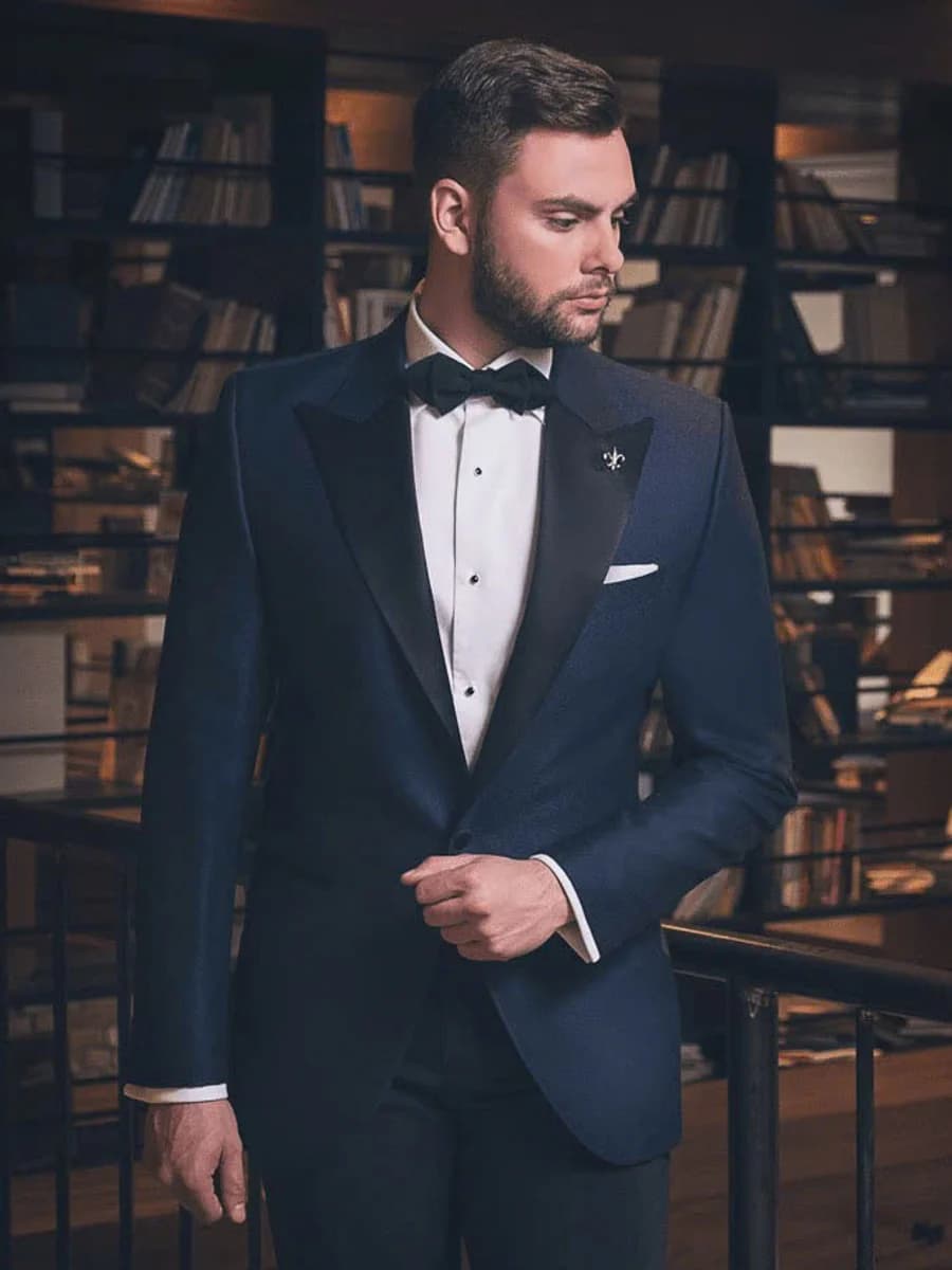 Tuxedo Navy Ve Nhọn Satin Đen — TUX-002