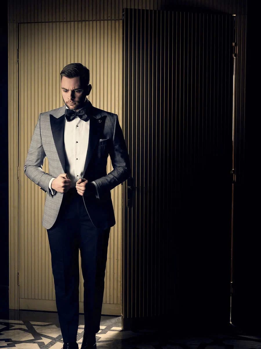 Tuxedo Xám Bạc Ve Nhọn Satin — TUX-008
