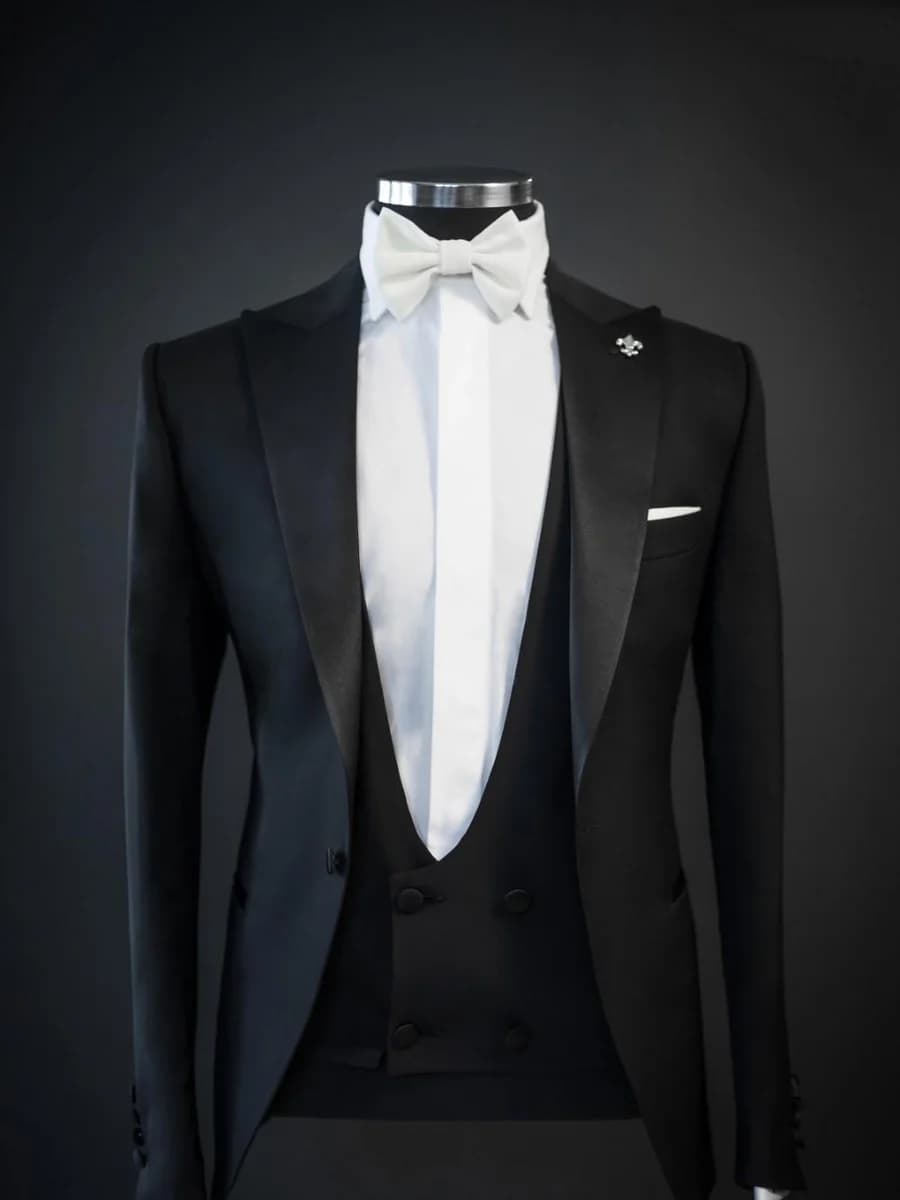 Tuxedo Đen Gile Hai Hàng Nút — TUX-082