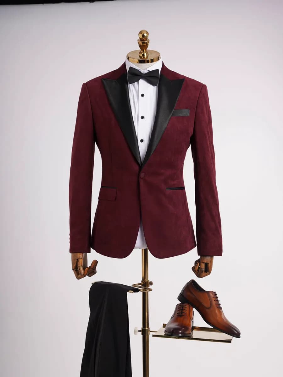 Tuxedo Đỏ Burgundy Vẻ Nhung Ve Nhọn Satin Một Khuy — TUX-097
