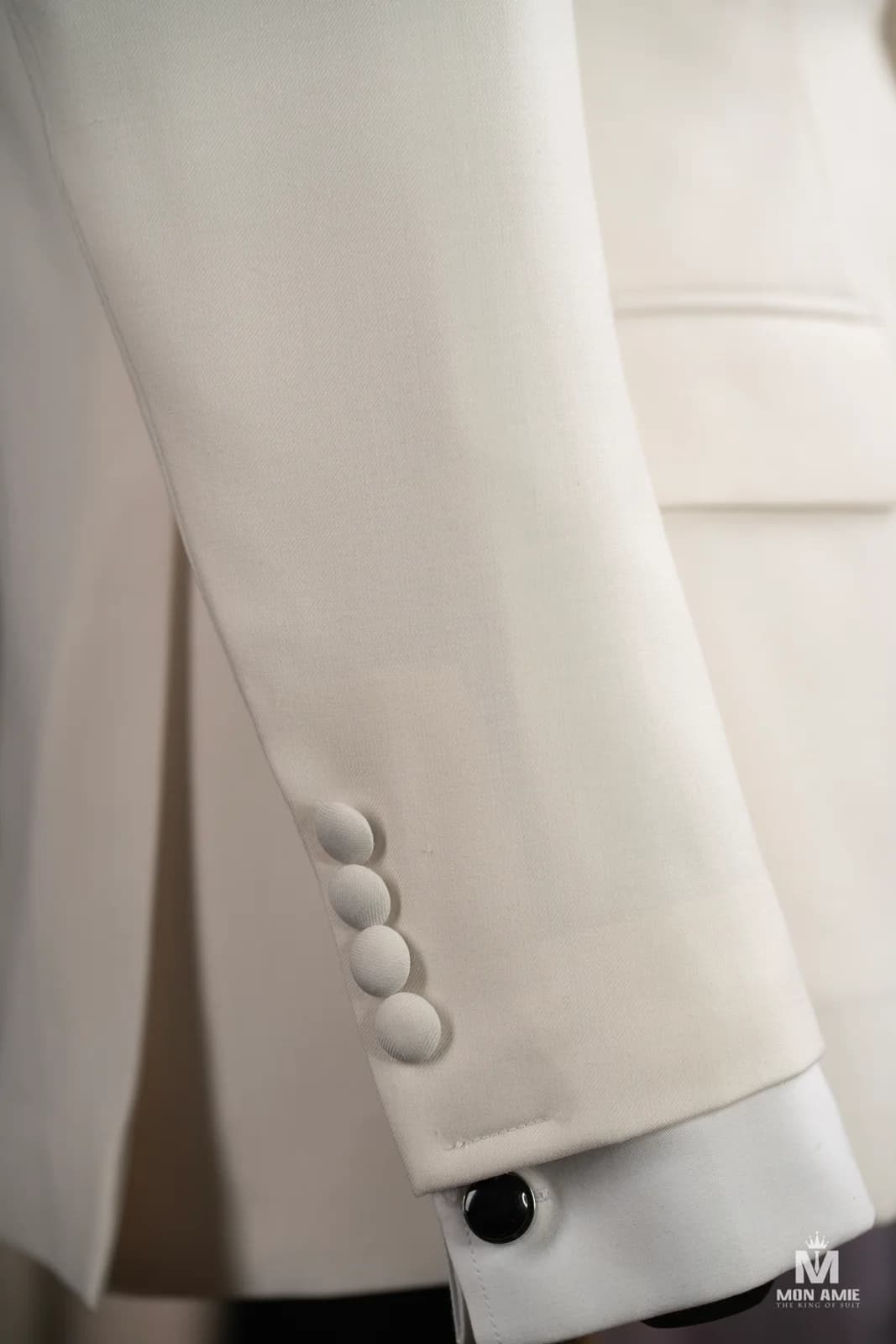 Tuxedo Trắng Kem Hai Hàng Nút Ve Shawl — góc 3
