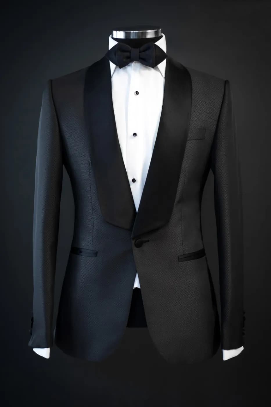 Áo tuxedo đen ve shawl satin, nơ đen, sơ mi khuy ngực đen