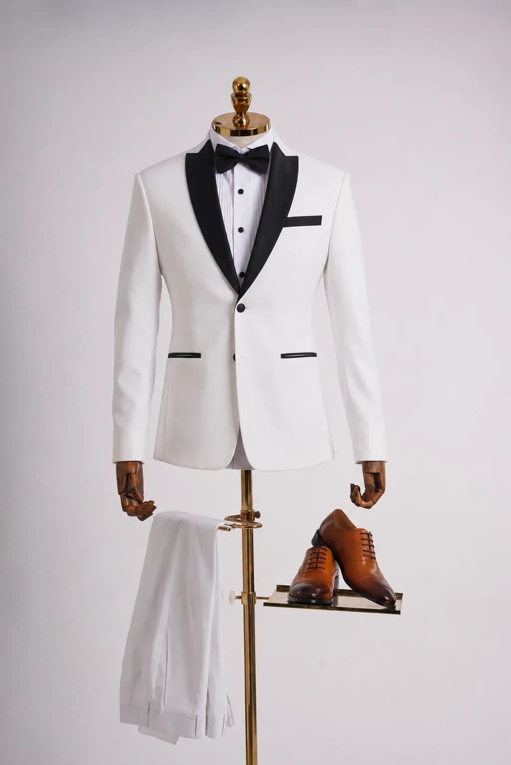 Tuxedo Trắng Ngà Hai Khuy Ve Lụa Đen Quần Trắng — TUX-095