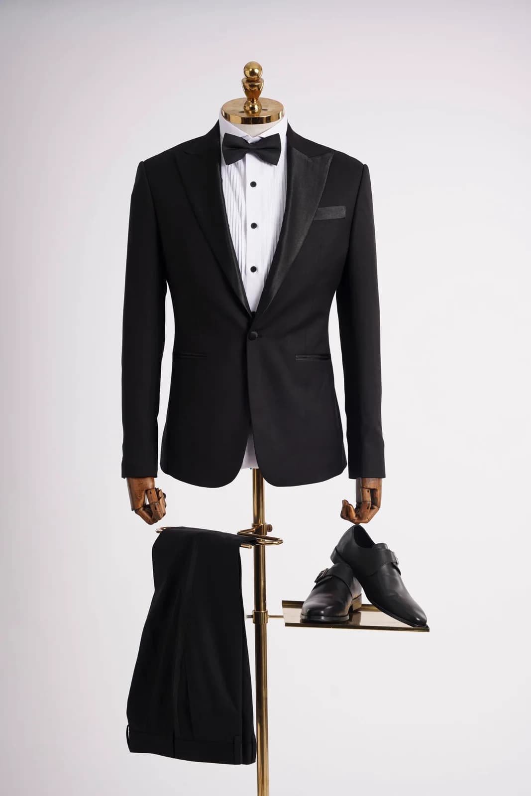 Tuxedo Đen Một Khuy Sơ Mi Xếp Ly Giày Monk-Strap — TUX-099