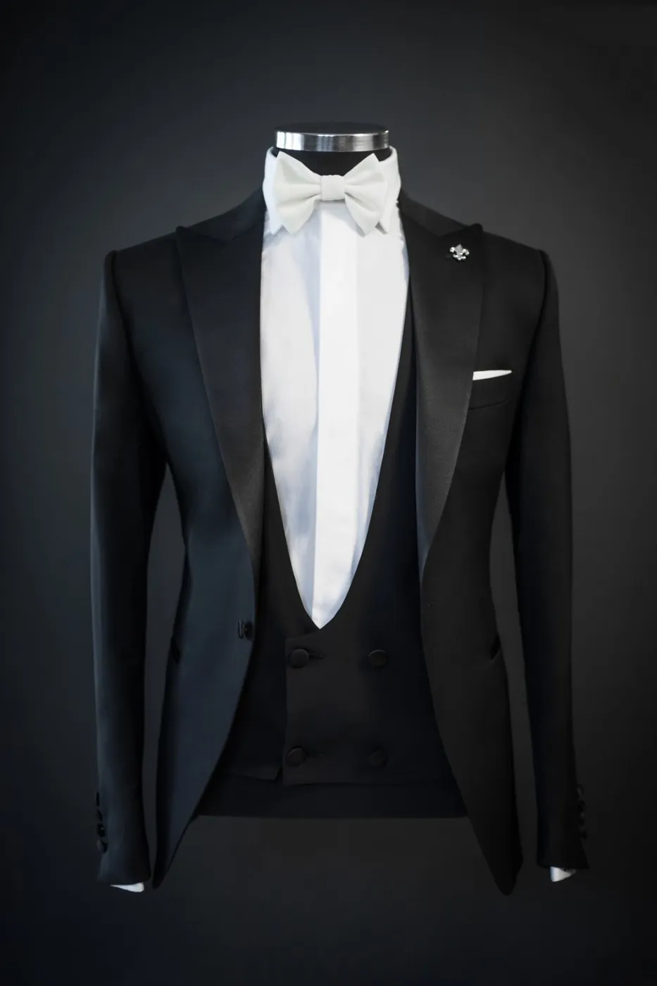 Tuxedo Shirt Colours: White, Ivory and the Exceptions